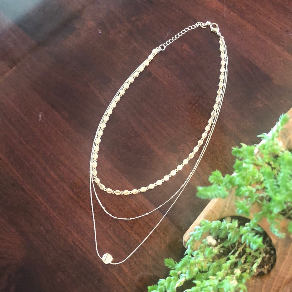 Triple layer gold tone necklace!